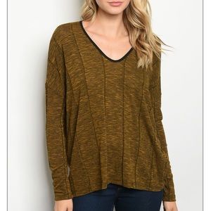 π«Gold and black marbled basic long sleeve top